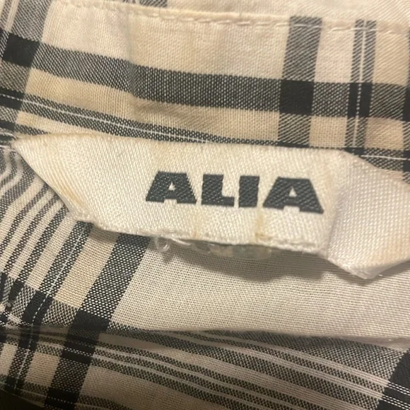 Alia button up - Picture 3 of 3